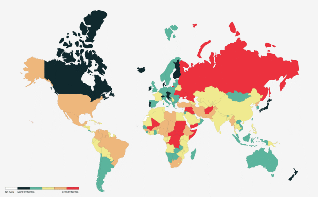 Mapa detallado por colores de los lugares más pacíficos y menos pacíficos del mundo.