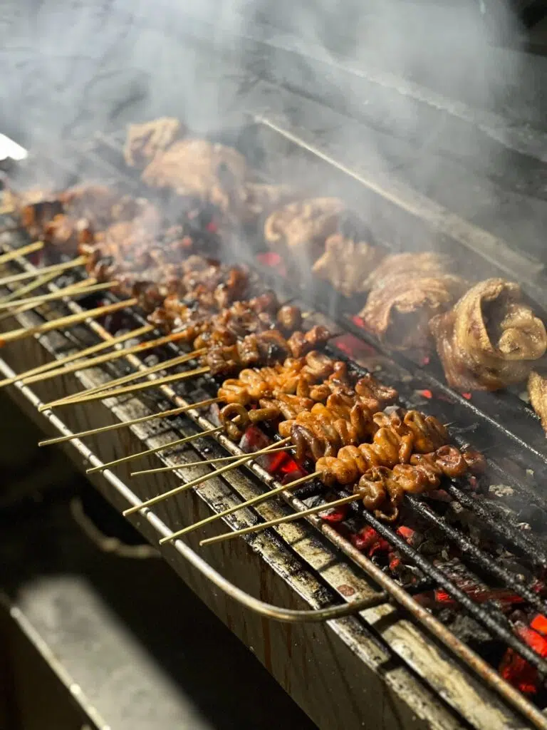 À la découverte de la street food locale pendant mon test de l'eSIM Ubigi&nbsp;!