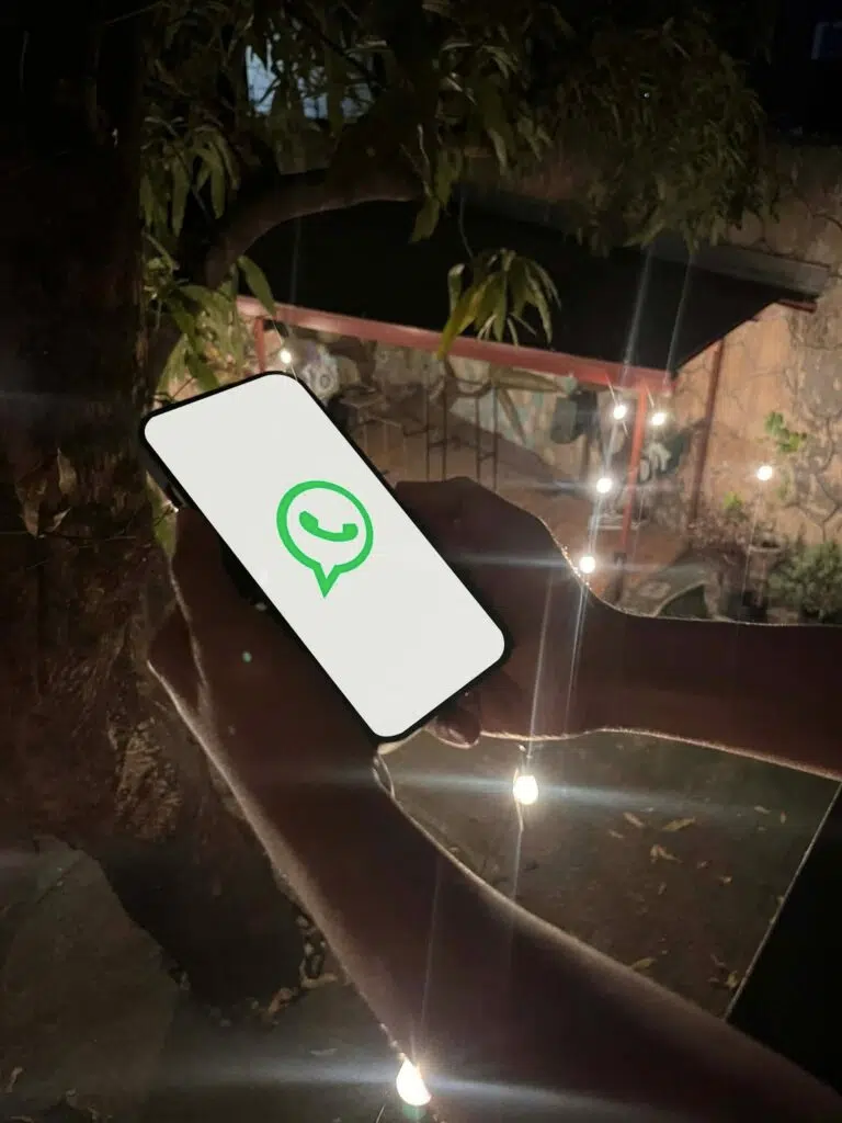 Utilisation de WhatsApp avec l’eSIM Ubigi.