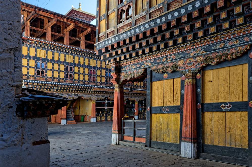 Architettura tradizionale del Bhutan prima dell’apertura del nuovo aeroporto di Gelephu