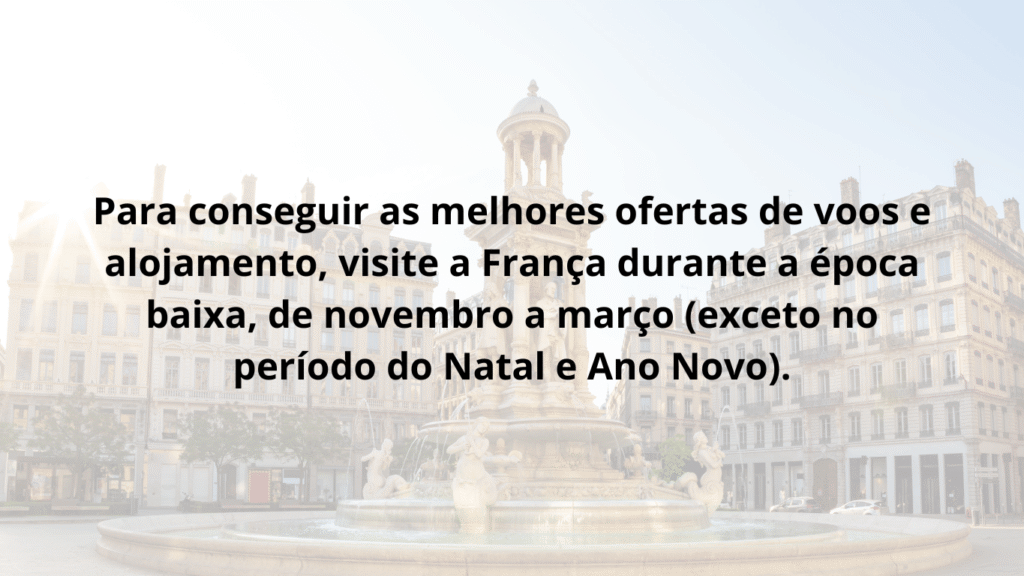 melhor altura para visitar a França – Louvre em Paris à noite