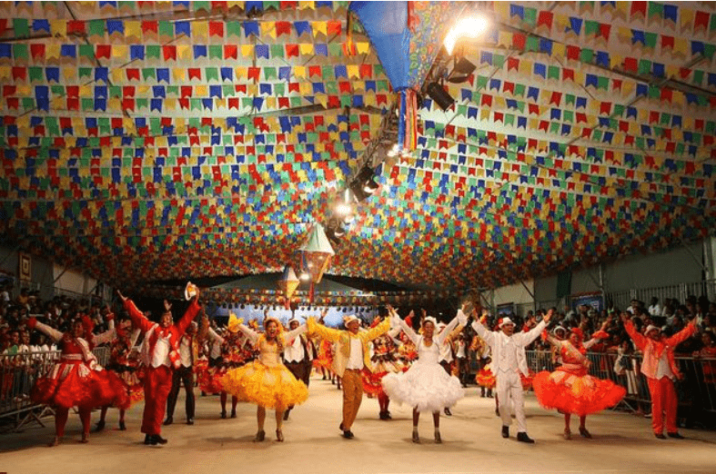 melhor altura para ir a Portugal – Festa de São João no Porto