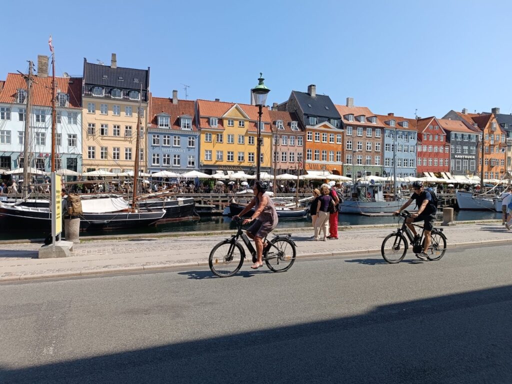 strolling around nyhavn