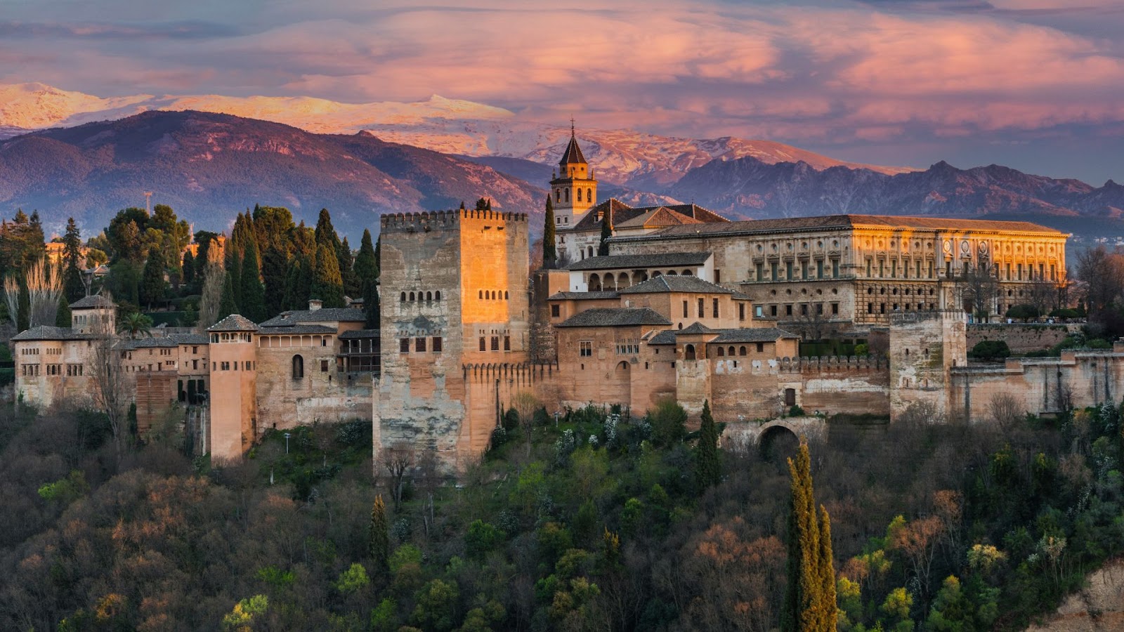 most beautiful places in spain: alhambra