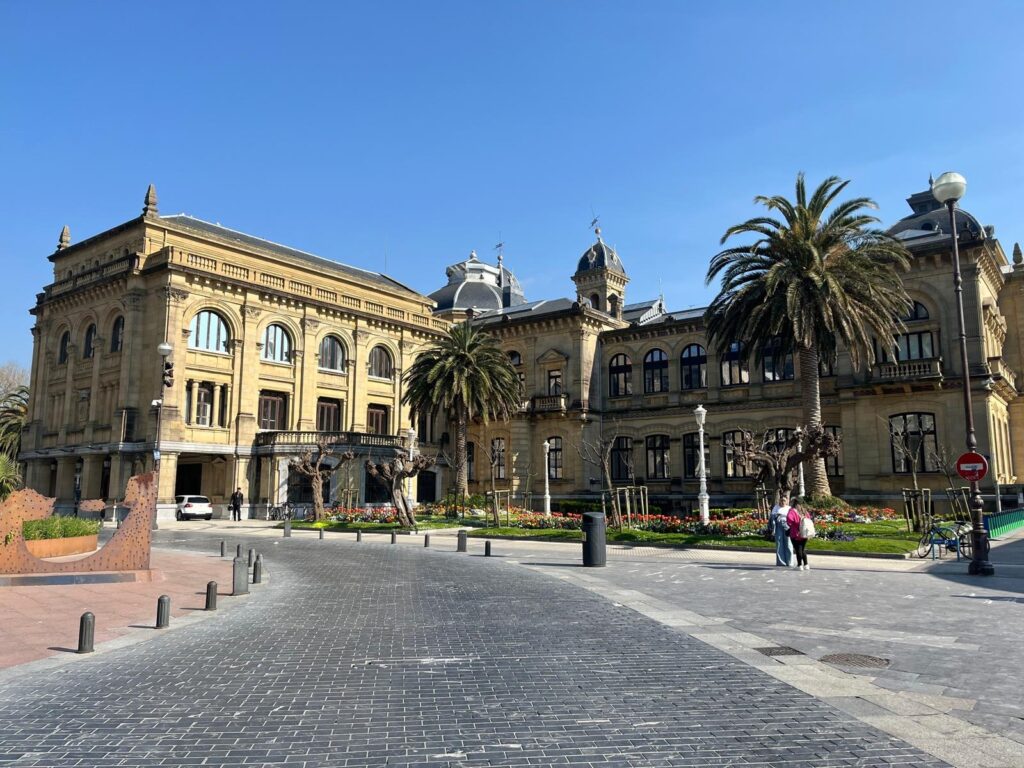 walking through spain using bnesim