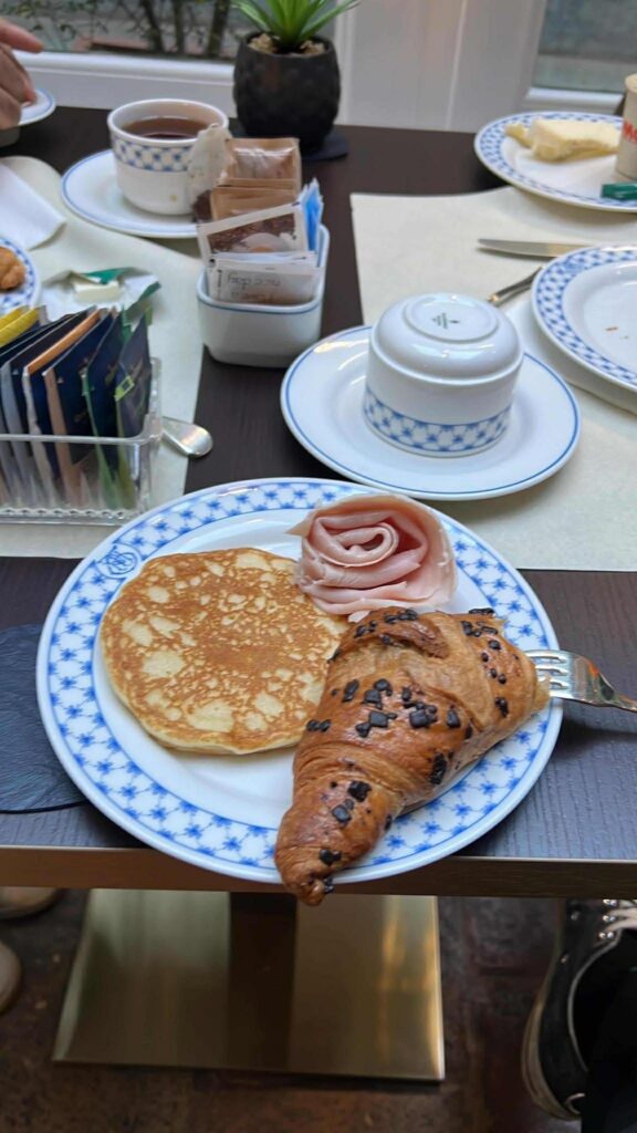 Found a nice little café through Google Maps