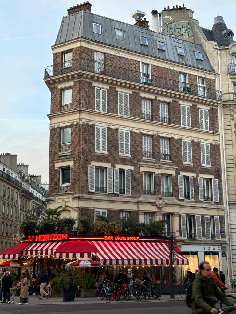 Paris street view, quiet corner